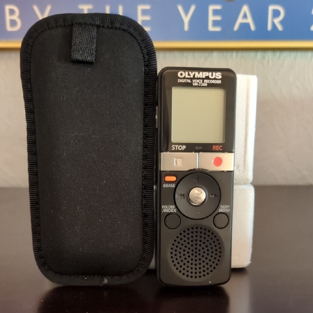 Olympus Black Digital Voice Recorder with Carry Pouch